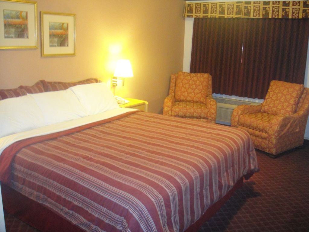 Muir Lodge Motel Мартинес Номер фото